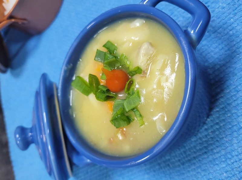 Caldo de Bacalhau com Torradas