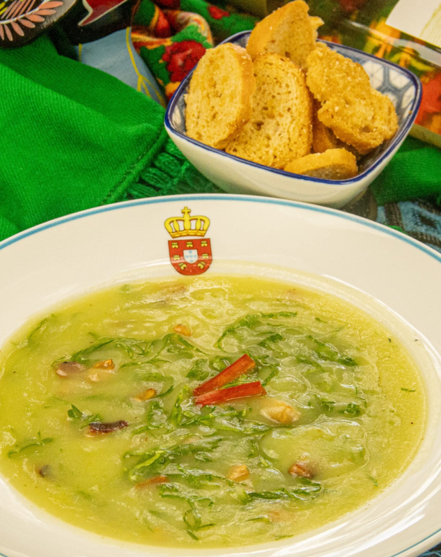 Caldo Verde com Torradas